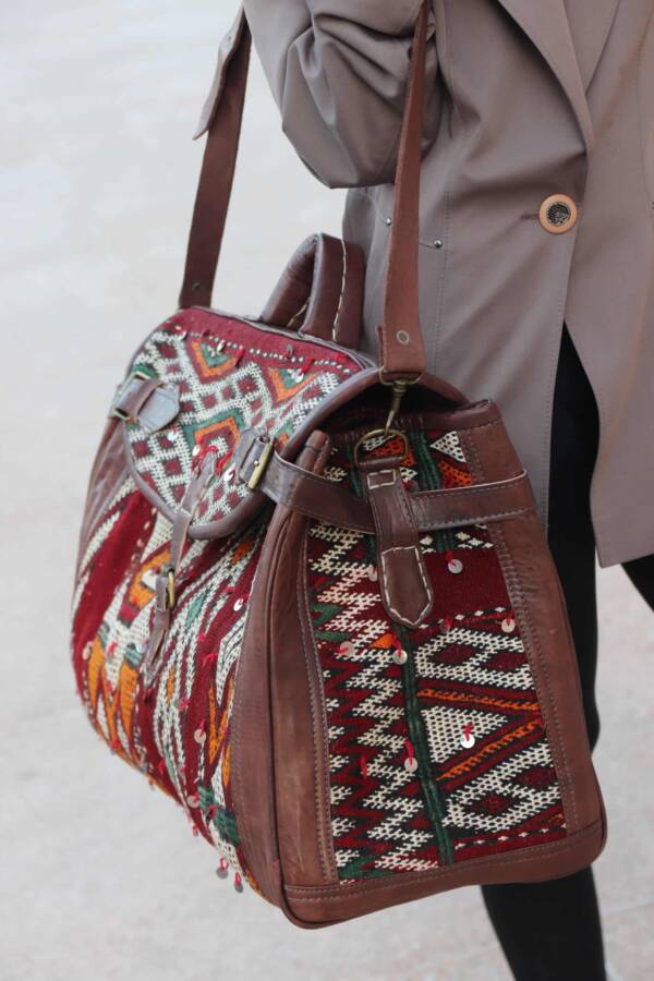 Handmade kilim duffle bag – artisan-crafted with vintage kilim and leather